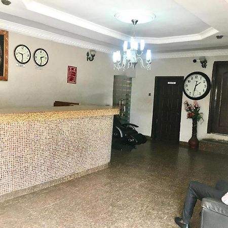 指引酒店及花园 Abeokuta 外观 照片